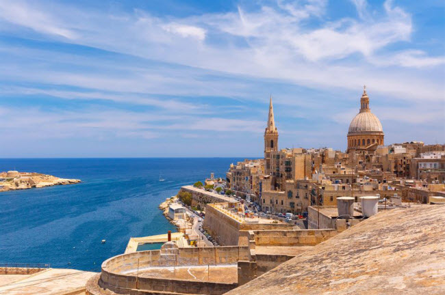 Malta: Quốc gia nhỏ có 440.000 dân, nhưng mỗi năm đón tới 2,3 triệu lượt khách du lịch từ khắp thế giới. Bán đảo vùng Địa Trung Hải có lịch sử lâu đời, văn hóa đặc sắc và thiên nhiên đẹp.
