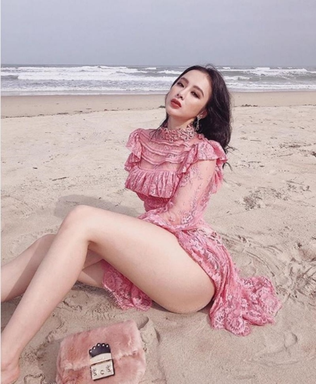 Nói về nghi vấn bơm mông, Angela Phương Trinh phủ nhận và cho biết, cô có được số đo hoàn hảo như hiện tại nhờ quá trình tập gym bài bản.