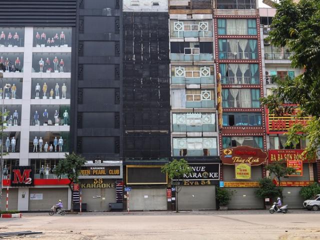 Cảnh tượng hiếm thấy tại Hà Nội sau lệnh tạm ngừng hoạt động kinh doanh dịch vụ