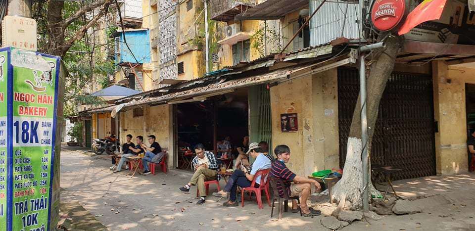Dù có lệnh cấm nhưng quán cà phê Lâm Thao trên địa bàn Thanh Xuân Bắc vẫn hoạt động