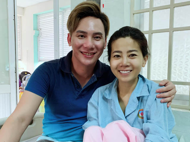 Ca sĩ hải ngoại Ngọc Châu giúp đỡ Mai Phương chữa bệnh khi sức khoẻ chuyển biến xấu