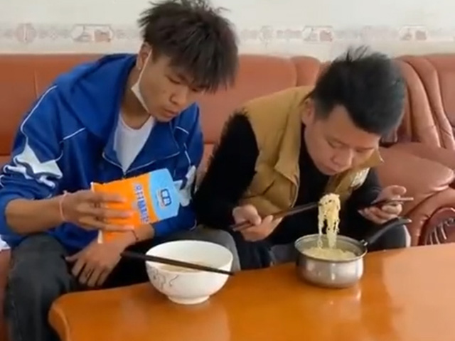 Video Clip Cười - Những pha tấu hài cực mạnh trong thời ở nhà cách ly dịch Covid-19