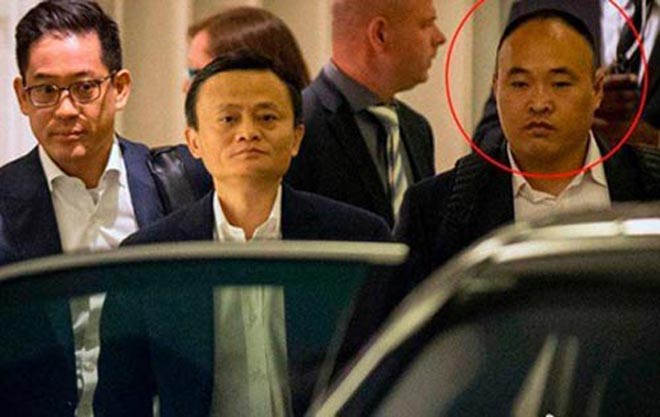 Lý Thiên Kim (khoanh đỏ) từng hạ gục đô vật Mông Cổ trong nháy mắt