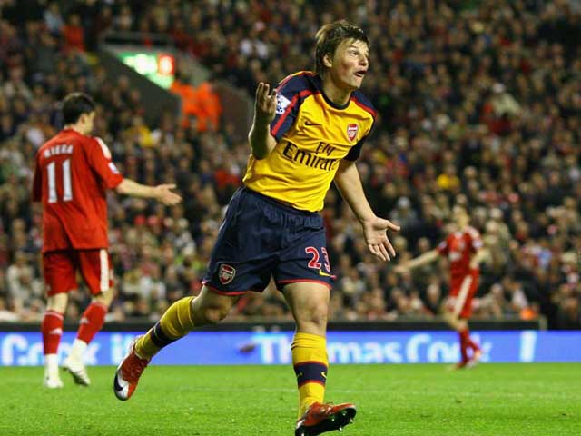 Xem lại video highlight “Siêu nhân" Arshavin đại náo Anfield, rượt đuổi 8 bàn