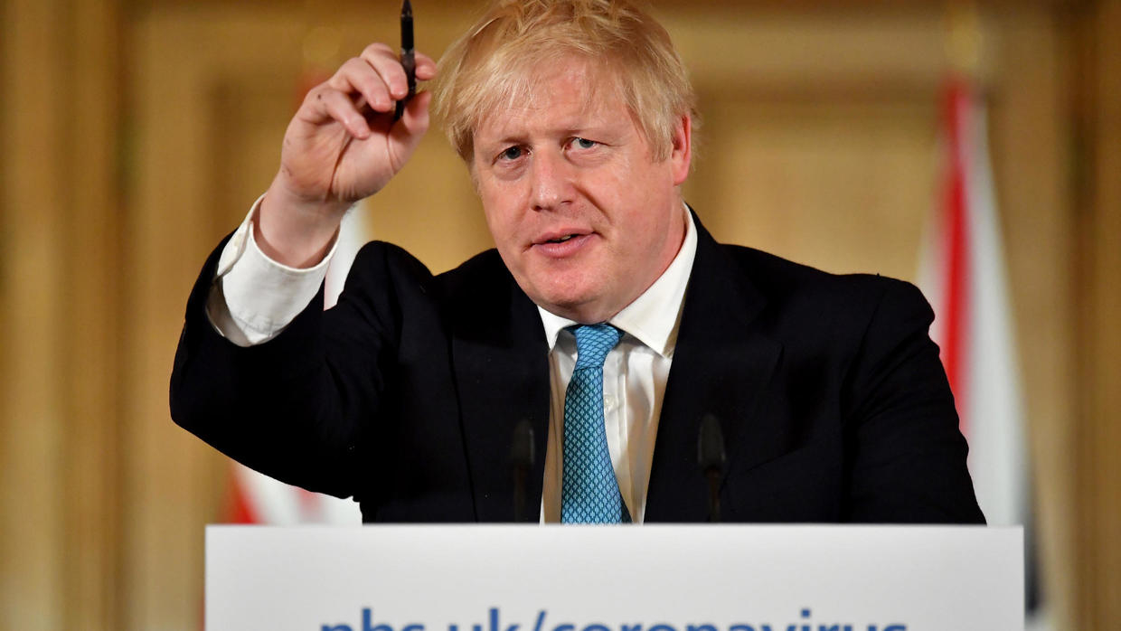 Thủ tướng Anh Boris Johnson tham gia cuộc họp báo hàng ngày.
