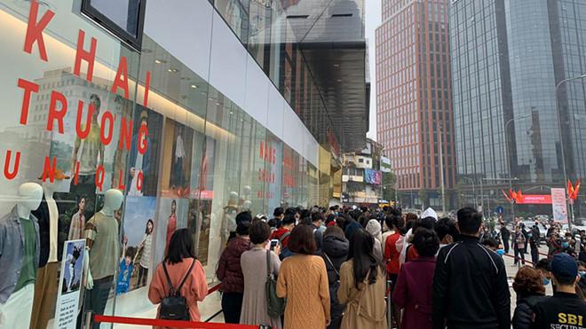 Vừa rầm rộ khai trương, Uniqlo phải tạm đóng cửa hai cửa hàng tại Việt Nam - 2