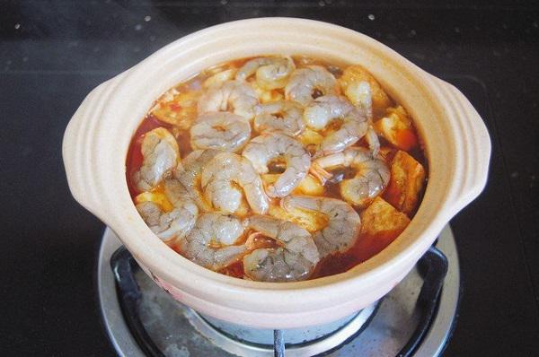 Nhấn vào ảnh để phóng to Chỉ 15 phút có ngay món đậu phụ rim tôm ngon bất ngờ cho bữa tối - 5