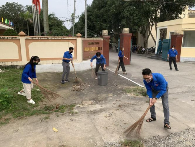 Ấm áp thanh niên tình nguyện chuẩn bị khẩu phần ăn cho người cách ly - 11