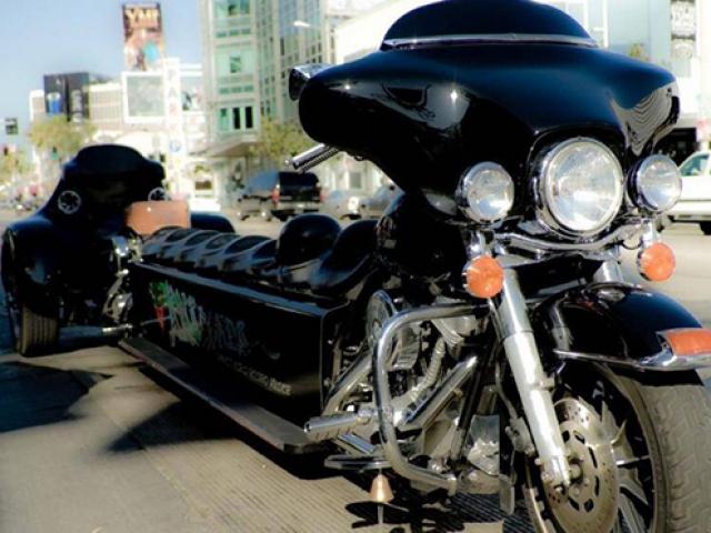 Khám phá chiếc siêu mô tô dài nhất thế giới Harley-Davidson Anaconda Limo