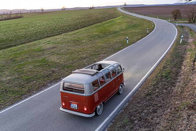 Volkswagen hồi sinh mẫu xe biểu tượng T1 với biến thể động cơ điện - 11