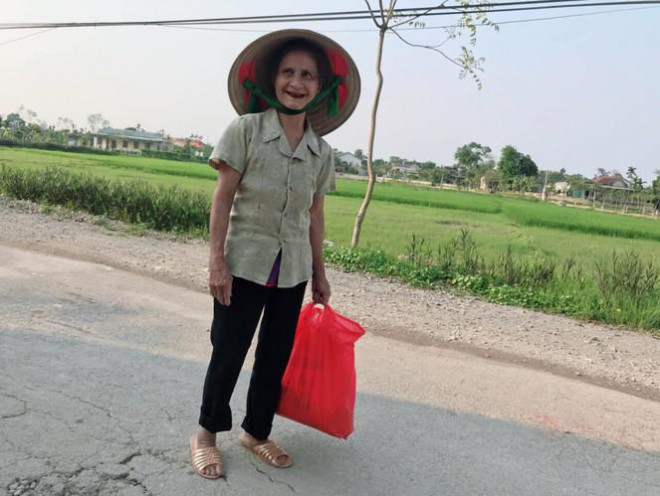 Cụ ông 89 tuổi mang gạo, rau và 20.000 đồng ủng hộ chống COVID-19 ở khu cách ly Hà Tĩnh - 3