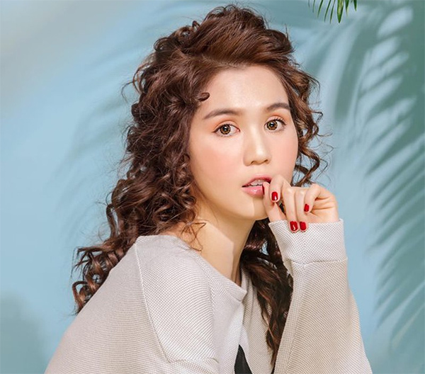 25 kiểu tóc xoăn sóng ngắn, lơi, nước đẹp nhất 2021 phù hợp với mọi cô gái - 14