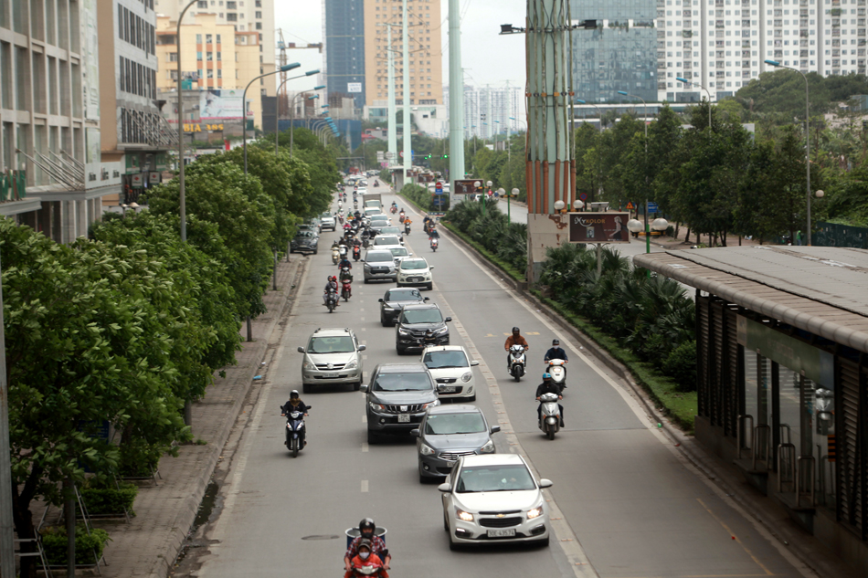 Đường Tố Hữu ít thấy người dân di chuyển bằng xe máy vào nội thành