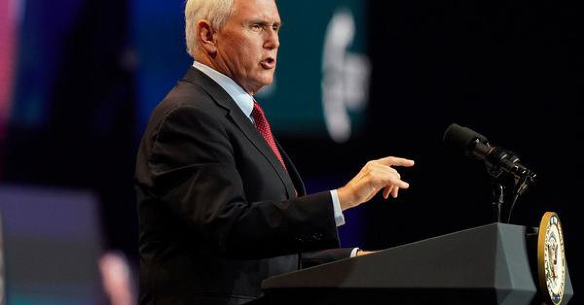 Thế giới - Phó Tổng thống Pence "phũ phàng" với đồng minh của Tổng thống Trump