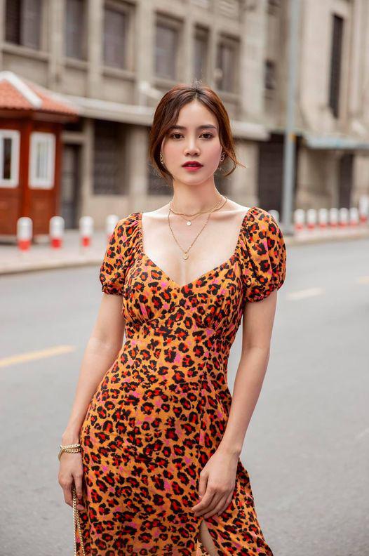 Loạt mỹ nhân Việt khoe hình ảnh nóng bỏng chào đón năm mới 2021 - 7