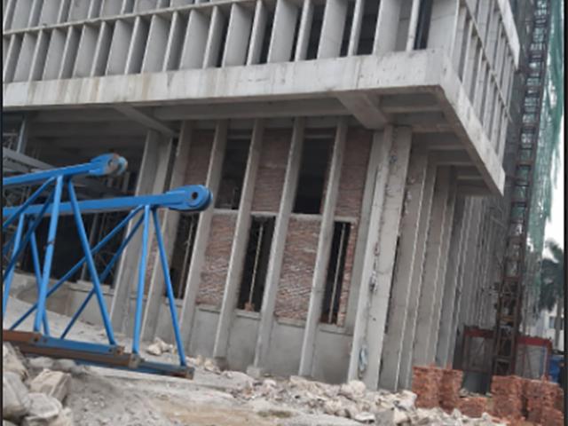 Tin tức trong ngày - Bị đánh vì nhắc dừng xe quá lâu: Nạn nhân bị bắt quỳ xuống khi gọi công an