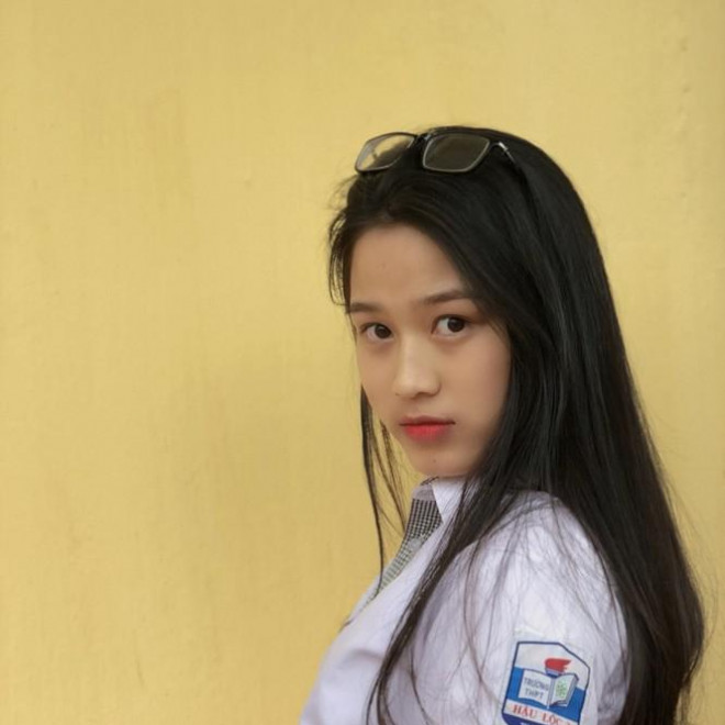 Ảnh cấp 3 của Hoa hậu Đỗ Thị Hà và Trần Tiểu Vy 'gây thương nhớ' - 8