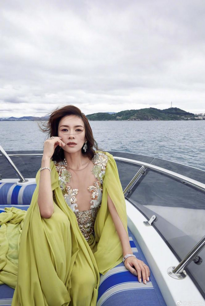 Nhan sắc rực rỡ tuổi tứ tuần của Chương Tử Di - 2