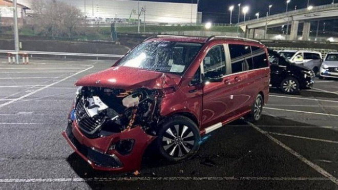 Cựu nhân viên Mercedes-Benz hủy diệt nơi làm việc cũ trong đêm giao thừa - 4