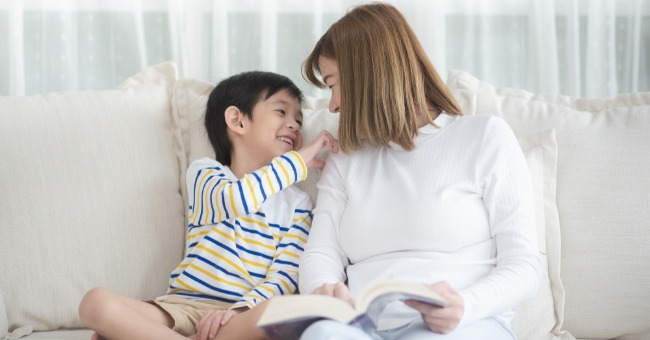 Khen vô tội vạ là hại trẻ, cha mẹ làm thế nào mới đúng? - 1