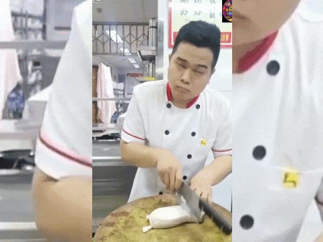 Media - Đầu bếp mù "vung dao" thái rau củ mỏng như tờ giấy cực điệu nghệ