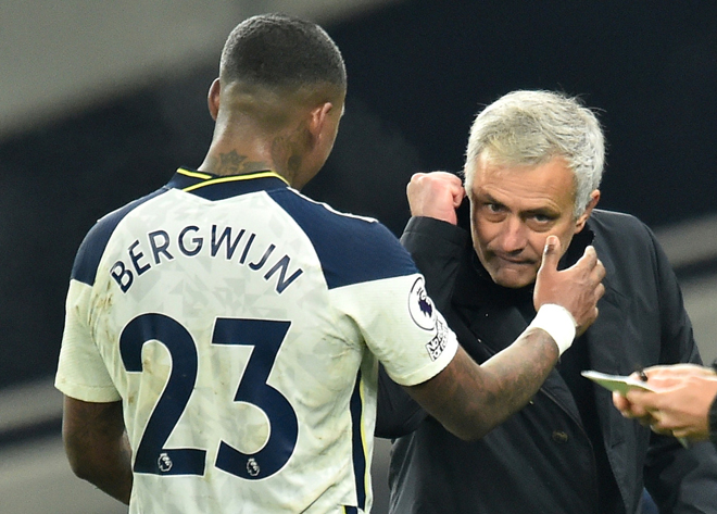 Mourinho không hài lòng với màn trình diễn của Bergwijn