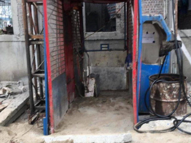 Tin tức trong ngày - Thang vận rơi làm 11 người thương vong ở Nghệ An do Trung Quốc sản xuất