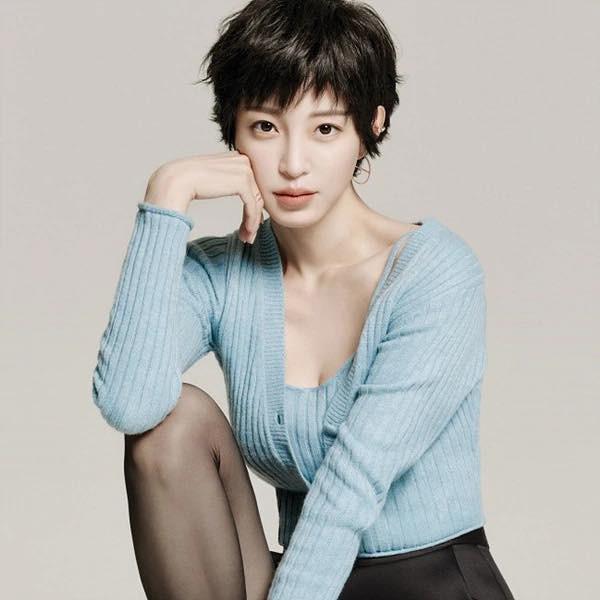 Nhan sắc quá đỗi trẻ trung của ‘mỹ nhân thẩm mỹ’ Han Ye Seul ở tuổi 41 - 1