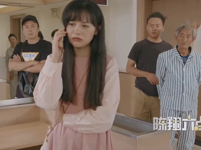 Cười 24H - Cái kết khi nói chuyện điện thoại to tiếng ở nơi công cộng