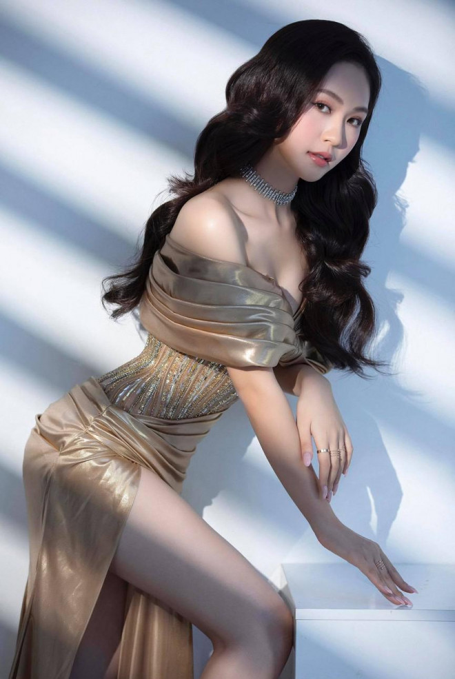 Người đẹp được yêu thích nhất HHVN 2020 diện đầm cúp ngực quyến rũ ngọt ngào - 4
