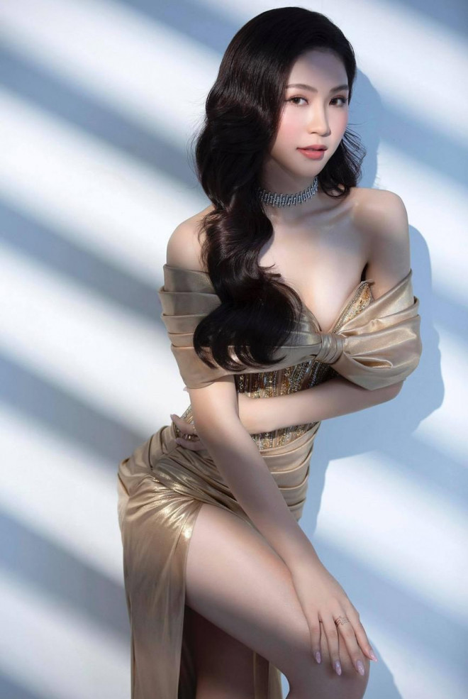 Người đẹp được yêu thích nhất HHVN 2020 diện đầm cúp ngực quyến rũ ngọt ngào - 3