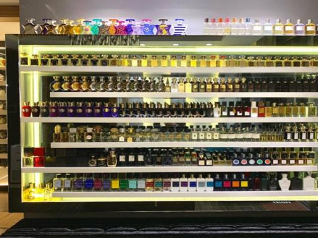 Thị trường - Tiêu dùng - "Lác mắt" với những bộ sưu tập tiền tỷ của dàn sao Việt