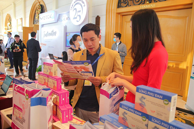 Bộ đôi Long Phụ Đan, Phượng Mẫu Đan thu hút sự chú ý của các chuyên gia khách mời!