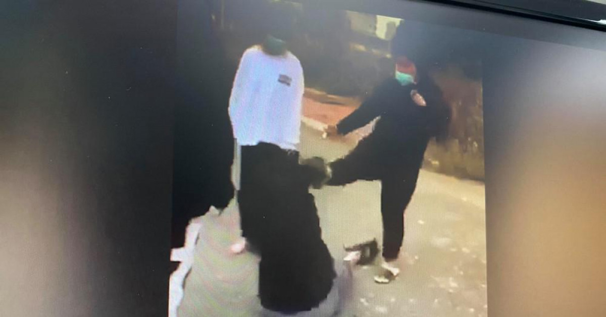 Giáo dục - du học - Hà Nội: 2 nữ học sinh bị chặn đánh dã man, một em chấn thương sọ não