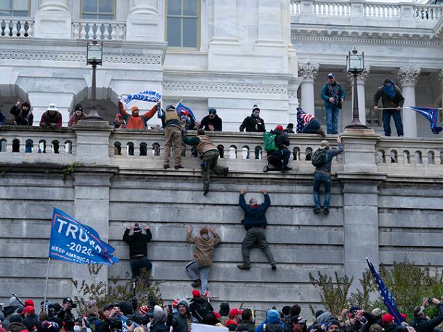 Thế giới - Bầu cử Mỹ: Phó tướng của ông Trump lên án "những người tàn phá Đồi Capitol"