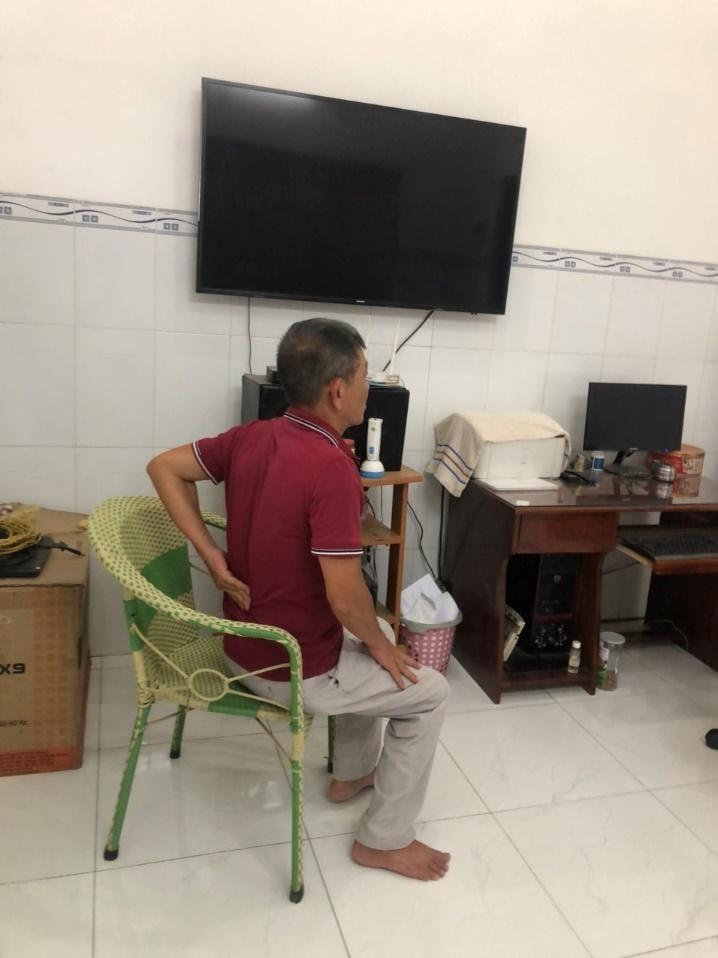 Đau lưng do thoái hóa cột sống khiến ông Doanh vô cùng khổ sở