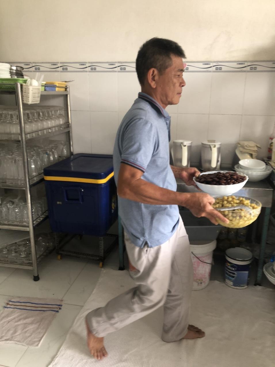 Ông Doanh giảm đau cứng cột sống cổ, lưng, trở về cuộc sống bình thường nhờ Cốt Thoái Vương