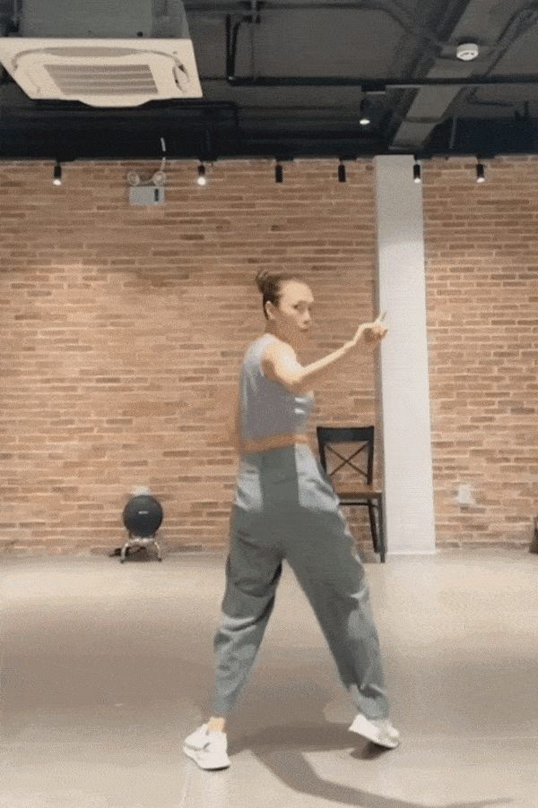 2 tuần giảm 4kg, Mỹ Tâm gây ngỡ ngàng với vòng 2 thon gọn trong clip 44 giây - 4