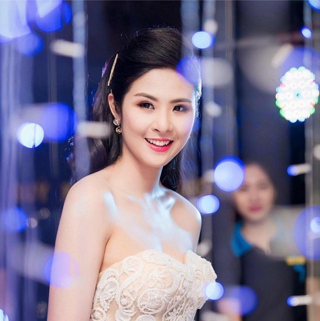 Bước sang năm 2021, Ngọc Hân khiến công chúng bất ngờ khi đầu tư vào lĩnh vực cầm đồ khi trở thành cổ đông lớn của Hệ thống cầm đồ với khoản tiền đầu tư hơn 20 tỷ đồng. Số tiền khổng lồ của Hoa hậu Việt Nam 2010 khiến nhiều người bất ngờ.
