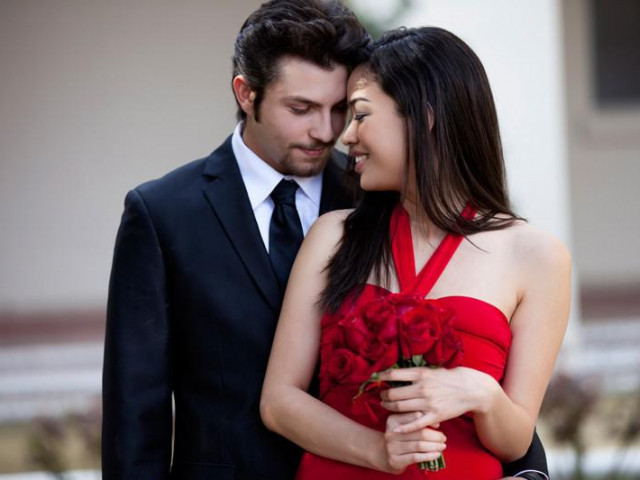 Bạn trẻ - Cuộc sống - Bà chủ giàu có cô đơn và "chiêu độc" khiến trai trẻ làm thuê dính lưới tình