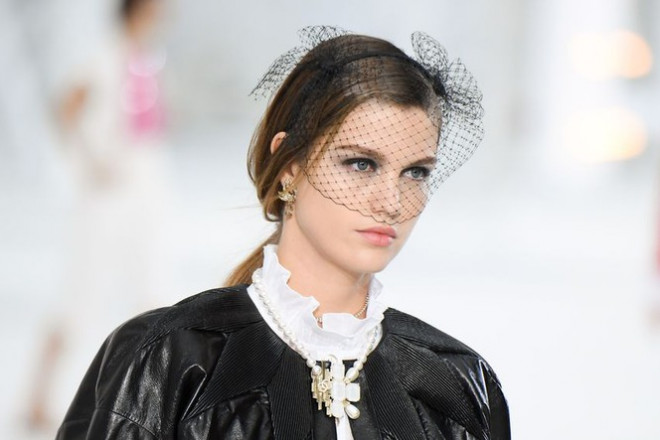 Từ bộ sưu tập Xuân Hè 2021 của Chanel, điểm danh 10 xu hướng thời trang sẽ lên ngôi - 11