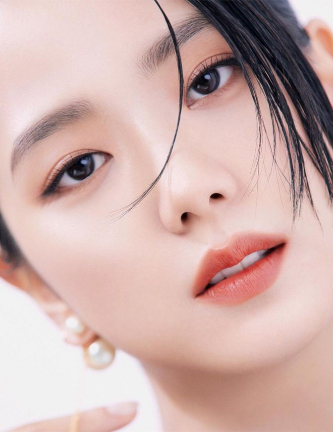 Jisoo BLACKPINK có lấn át được Hoa hậu Honey Lee trong loạt ảnh quảng cáo mỹ phẩm Dior? - 5
