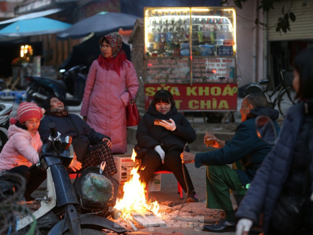 Tin tức trong ngày - Cuộc sống đảo lộn của người lao động Thủ đô trong ngày lạnh nhất từ đầu mùa