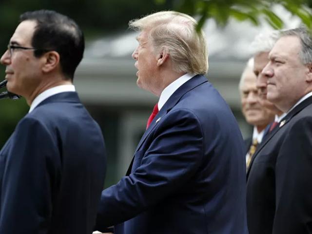 Thế giới - Các cộng sự thân cận bàn chuyện phế truất ông Trump