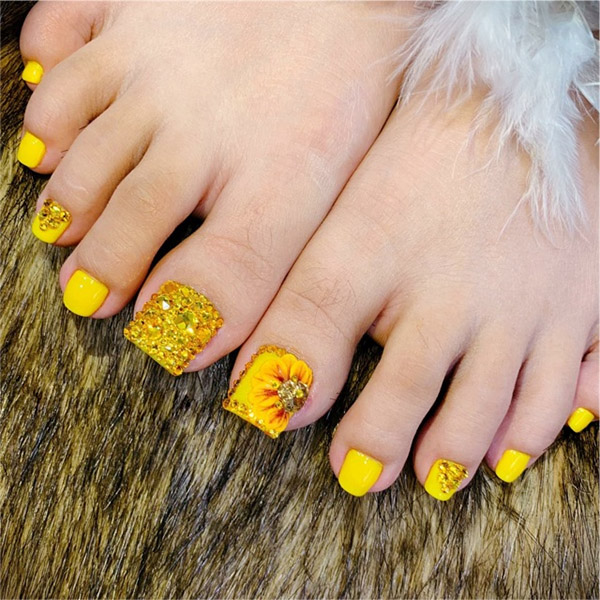 Mách bạn với hơn 96 mẫu nail chân màu vàng tuyệt vời nhất  Tin học Đông Hòa
