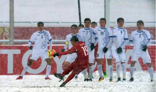 Quang Hải và "cầu vồng Thường Châu" lọt top siêu phẩm tuyết trắng cạnh Salah - 1