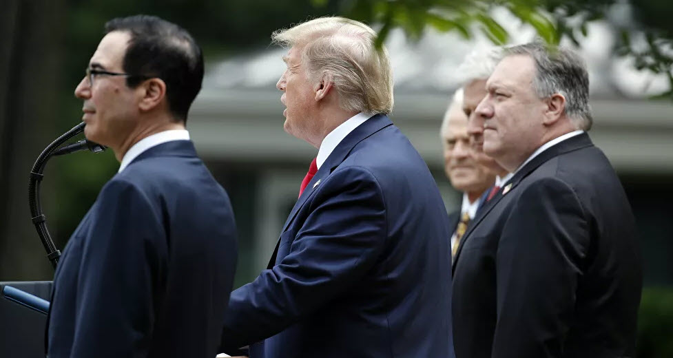 Các quan chức trong chính quyền Mỹ đã thảo luận về khả năng phế truất ông Trump.