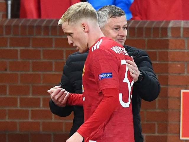 Van de Beek đòi rời MU: Huyền thoại giục làm điều này với HLV Solskjaer - 1