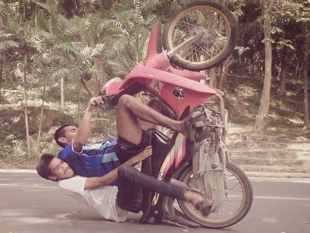 Tranh vui - Những hình ảnh hài hước khiến người xem "cười ra nước mắt