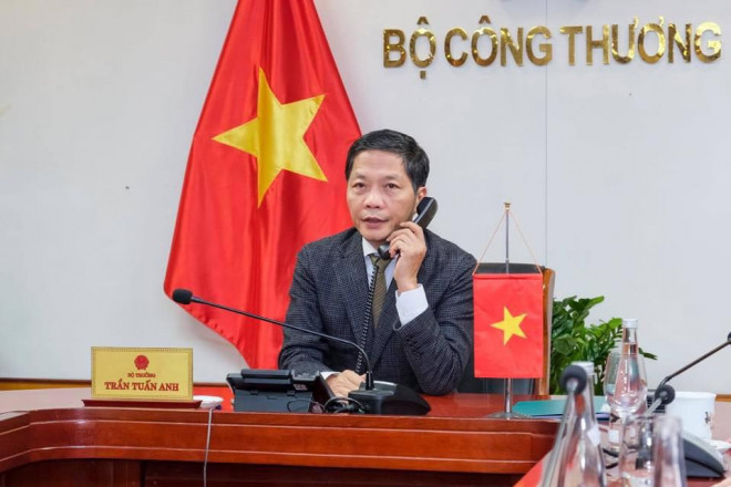 Bộ trưởng Trần Tuấn Anh điện đàm với Trưởng Đại diện Thương mại Mỹ (USTR) Robert Lighthizer - Ảnh: Bộ Công Thương